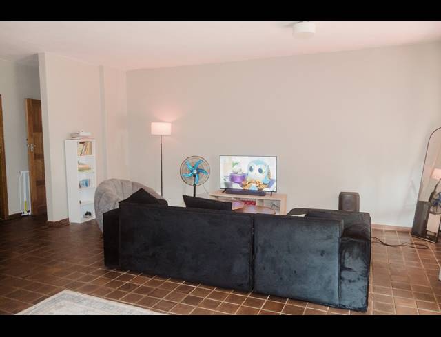 3 BEDROOM TOWNHOUSE FOR SALE IN SCOTTBURGH CENTRAL